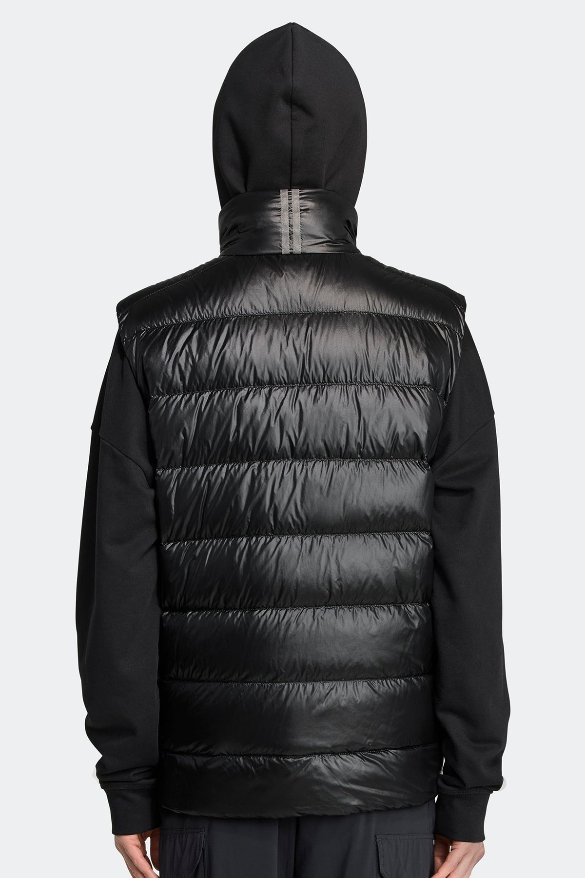 Crofton Vest Black Disc