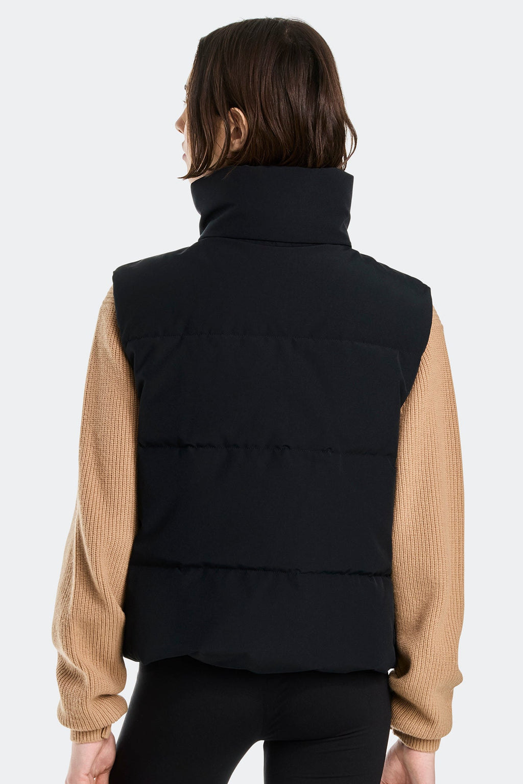 Grandview Cropped Vest Black Disc