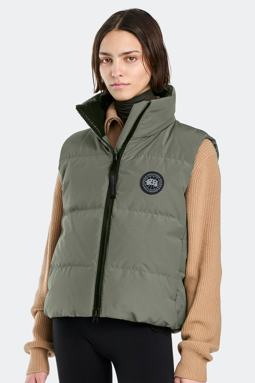 Grandview Cropped Vest Black Disc