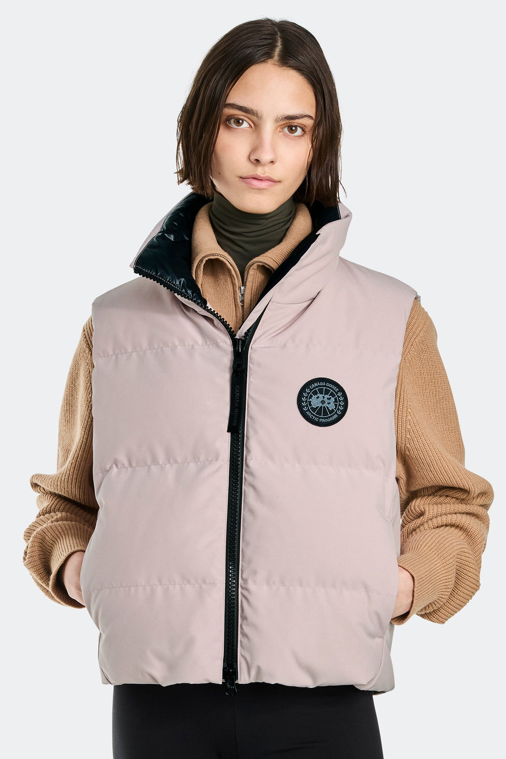 Grandview Cropped Vest Black Disc
