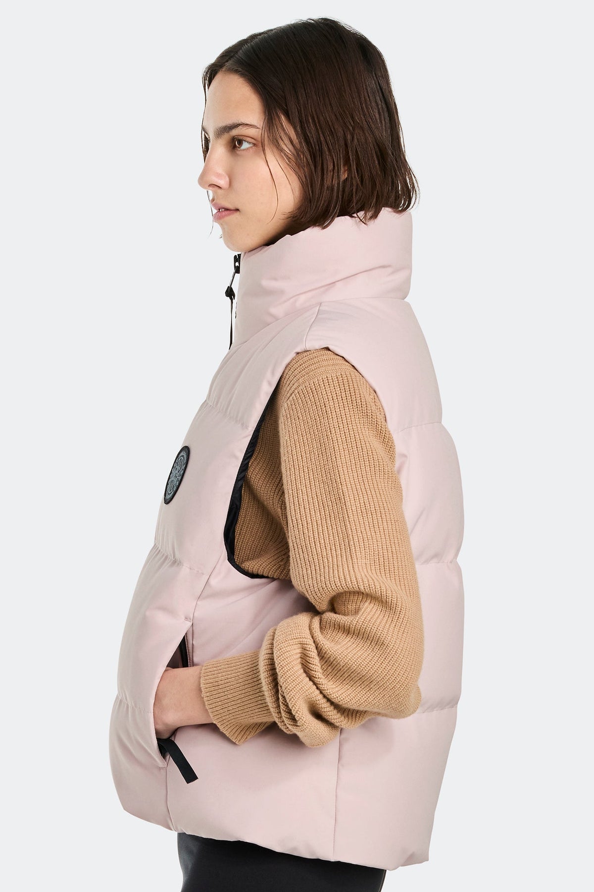 Grandview Cropped Vest Black Disc
