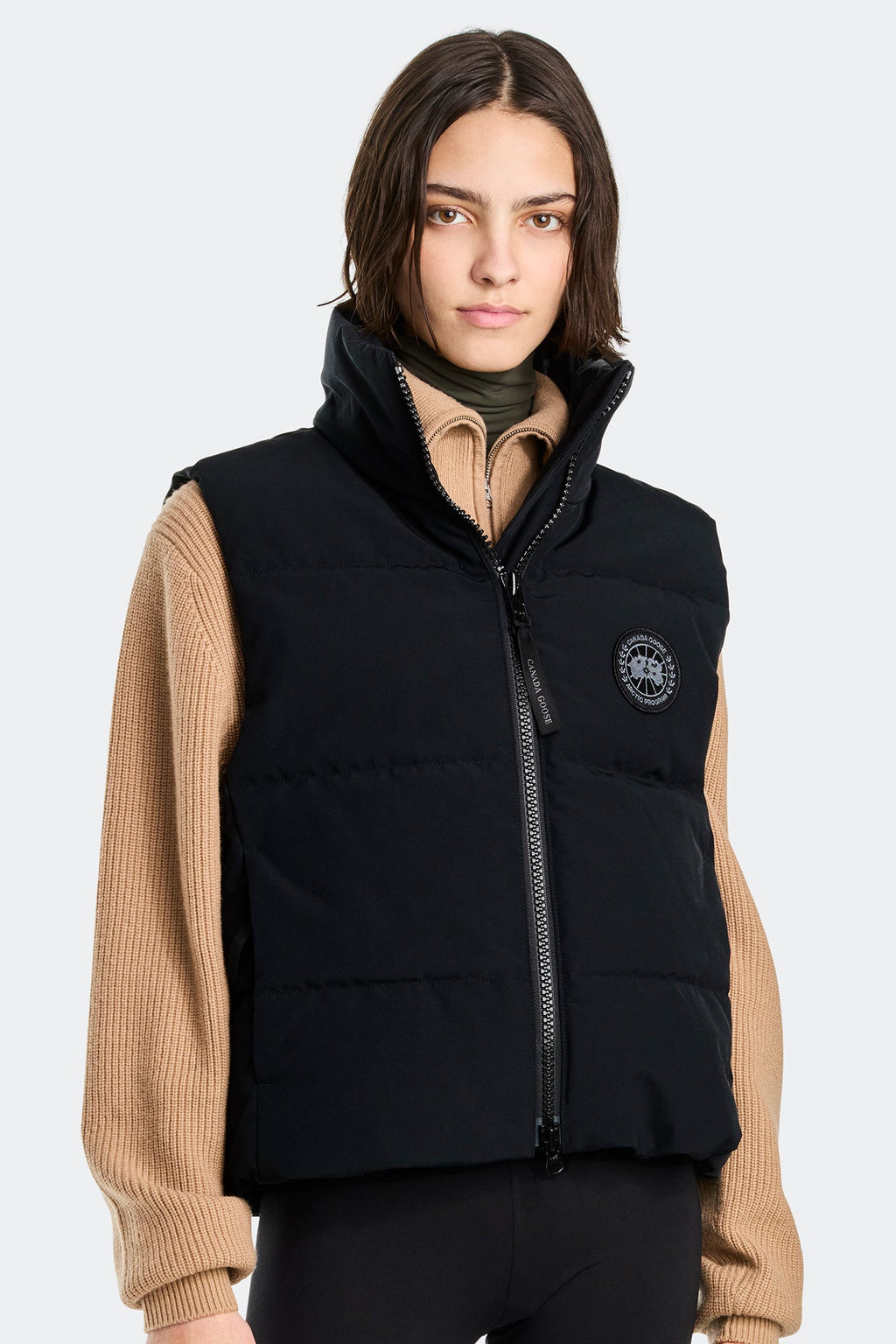 Grandview Cropped Vest Black Disc