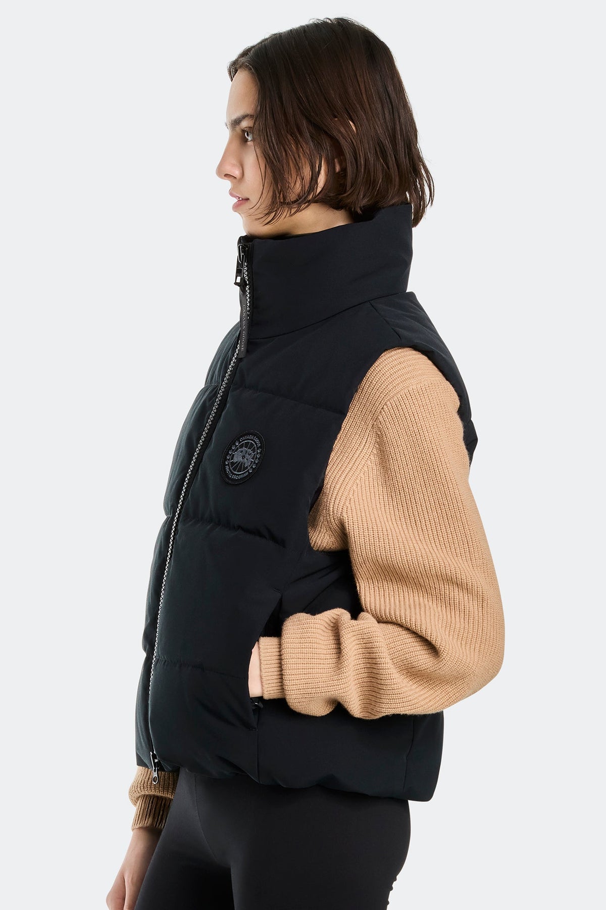 Grandview Cropped Vest Black Disc