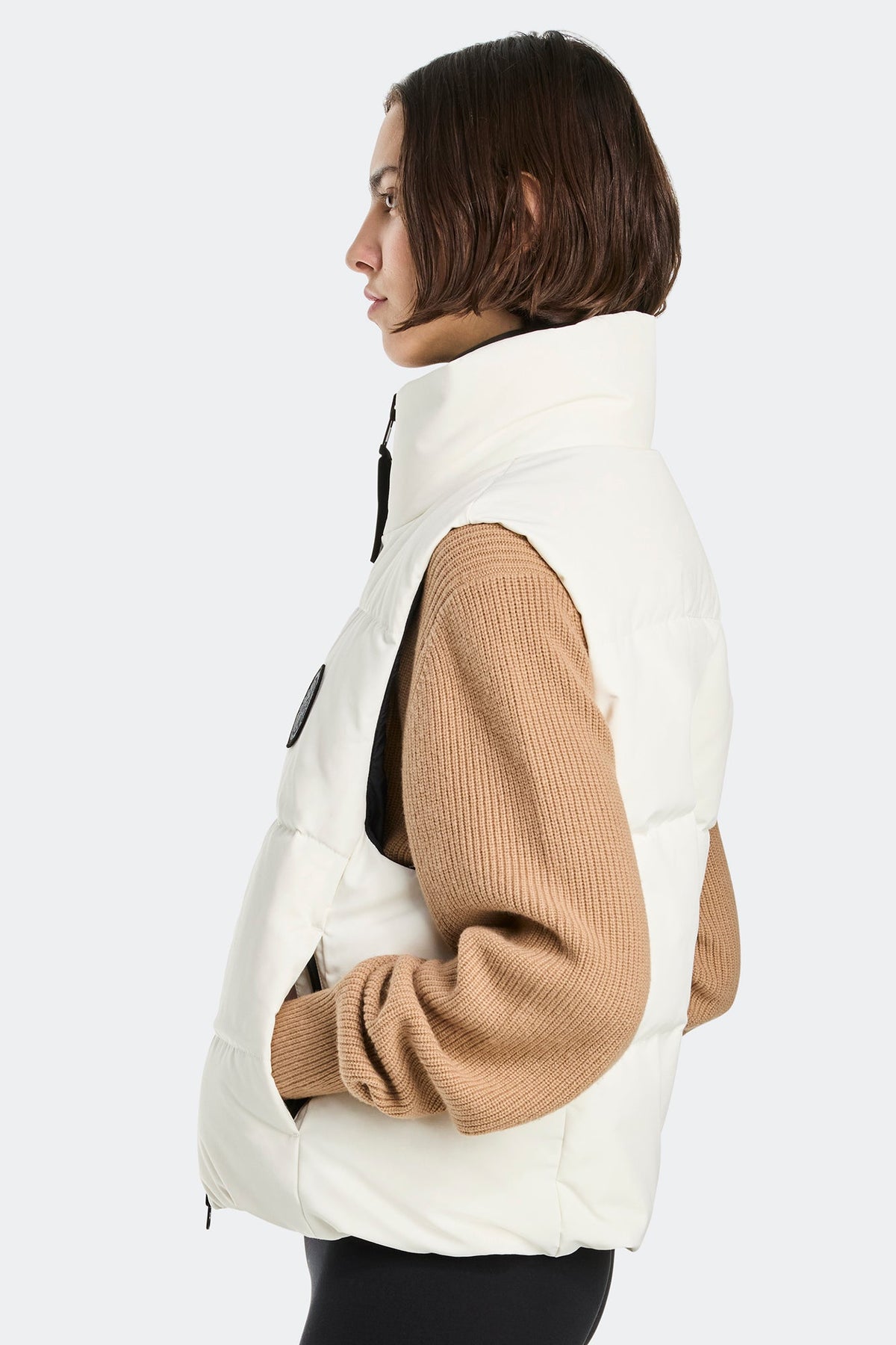 Grandview Cropped Vest Black Disc